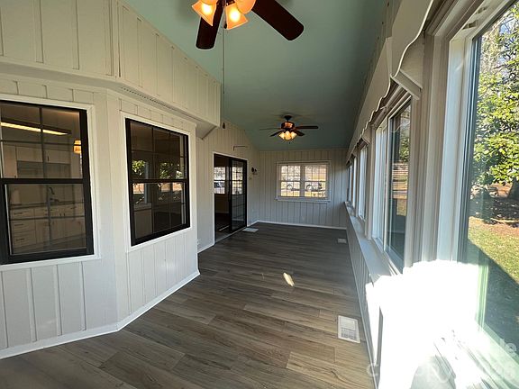 5th image of 2774 Woodridge Dr #E1