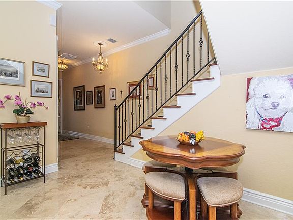 4th image of 4907 Bayshore Blvd Unit 112