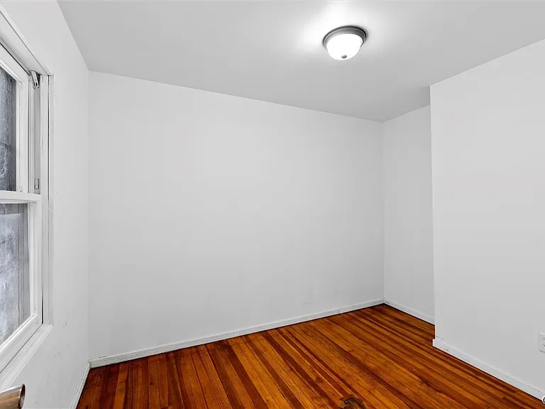 104 Kincaid Ave — Photo 6