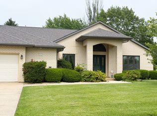 132 Fox Trot, Dixon, IL 61021