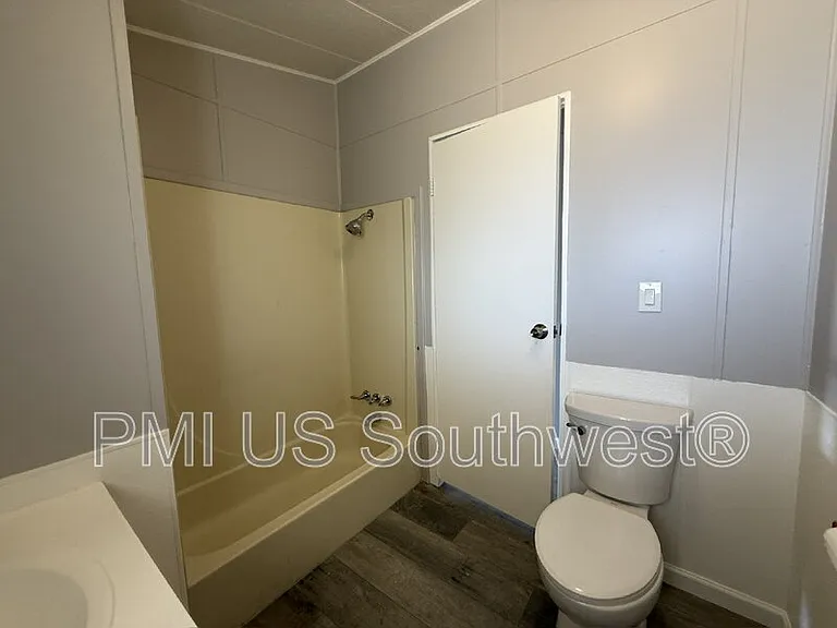 1066 Mobile Ln — Photo 11
