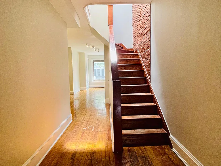 126 Thomas St NW #1 — Photo 3