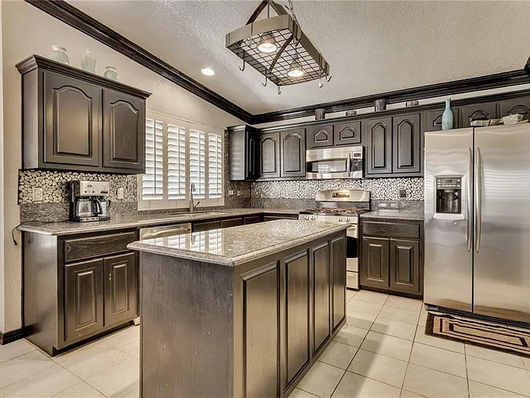 1209 Wind Ridge Dr — Photo 25