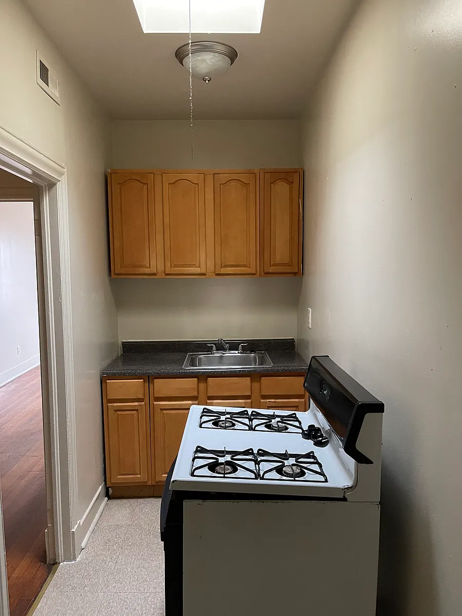 Building Photo - 2440 N Charles St #8