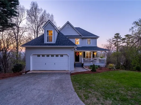 28 Mountain Trail Ct SW, Cartersville, GA 30120