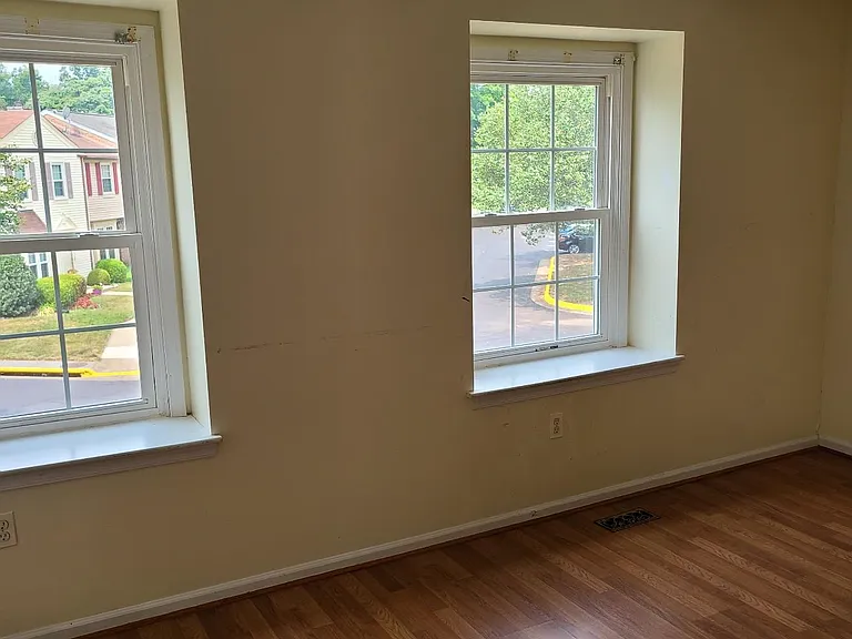 Grisby House Ct — Photo 11