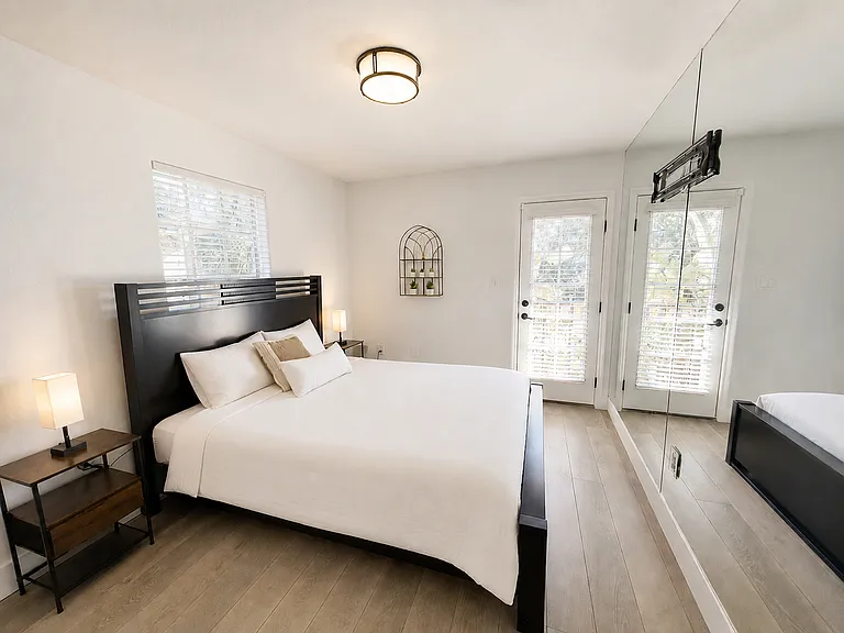 606 E Livingston St — Photo 36