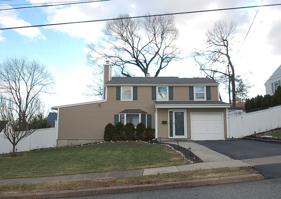 1st image of 132 Waldwick Ave
