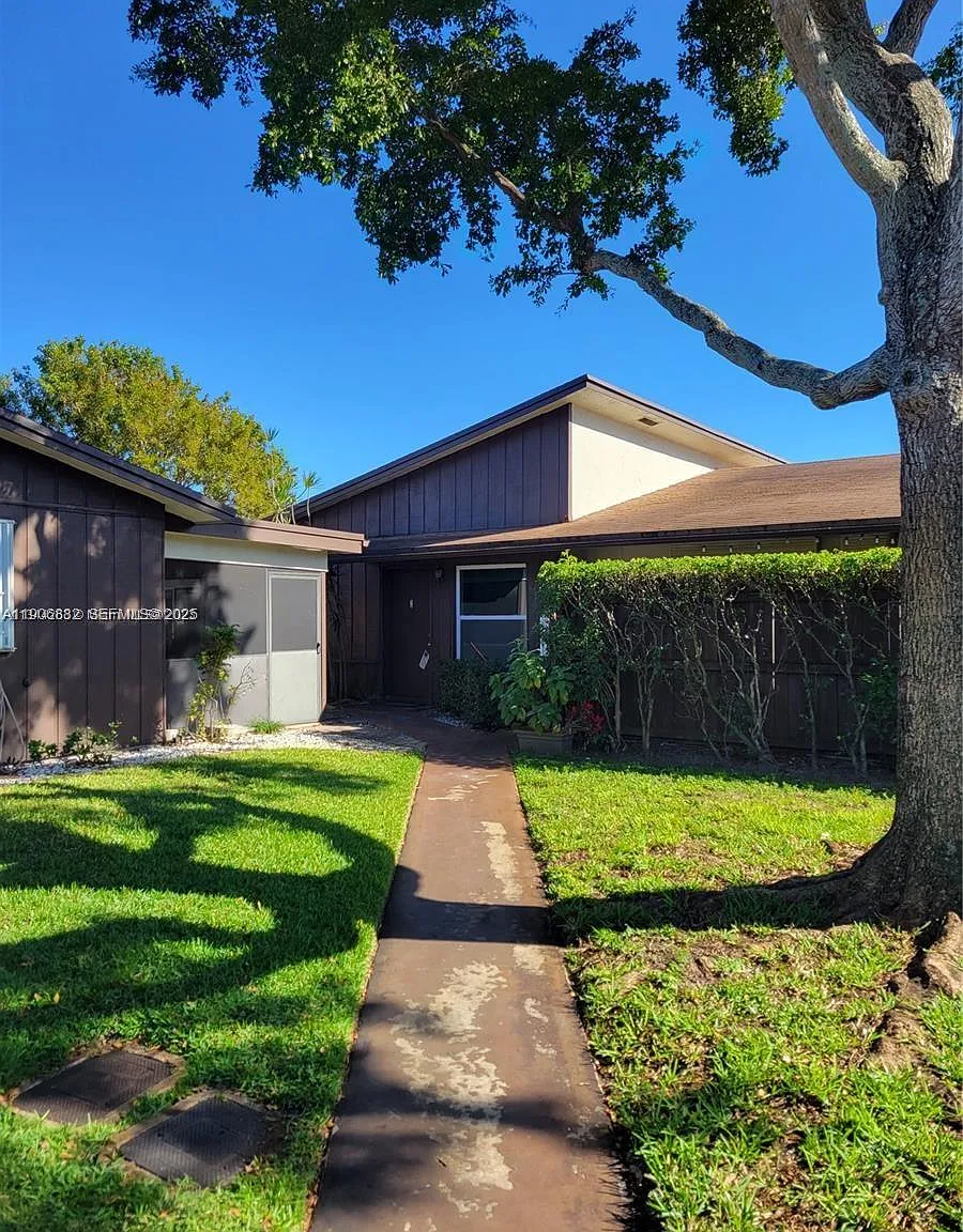 2 bed, 1000 sqft, $2,000 — Photo 1