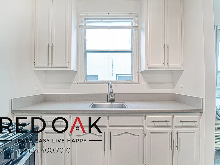 121 N Kenmore Ave #205 — Photo 7