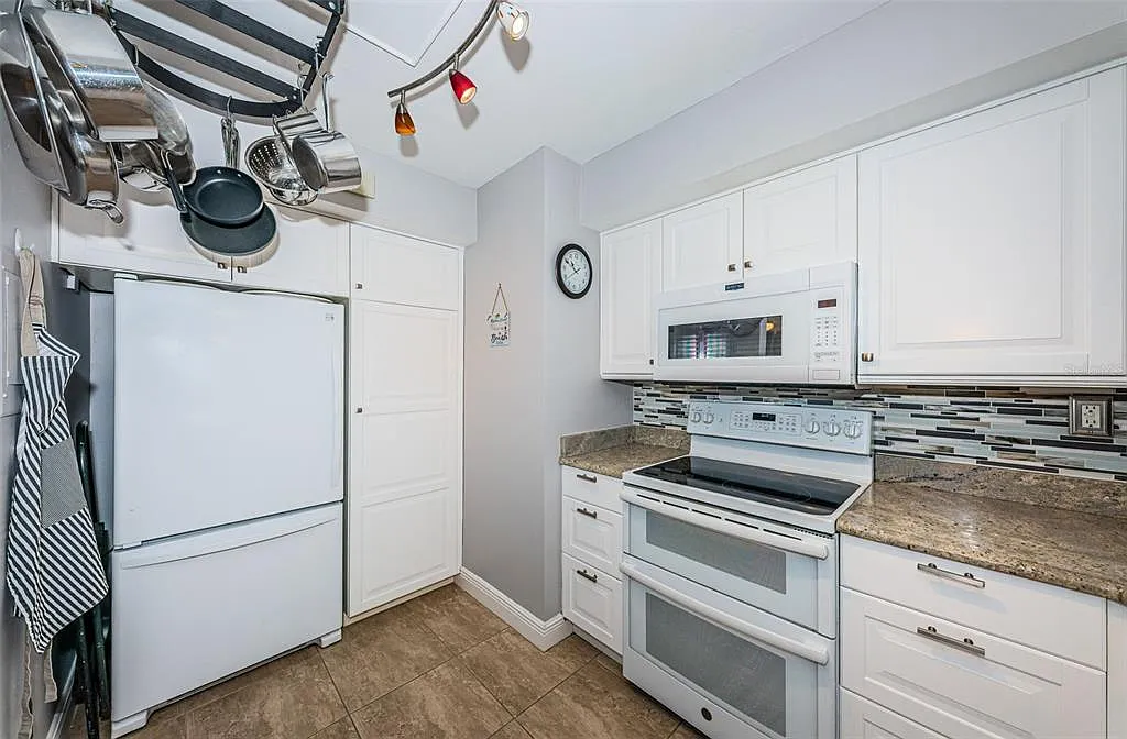 1 bed, 1.5 bath, 780 sqft, $2,000 — Photo 3