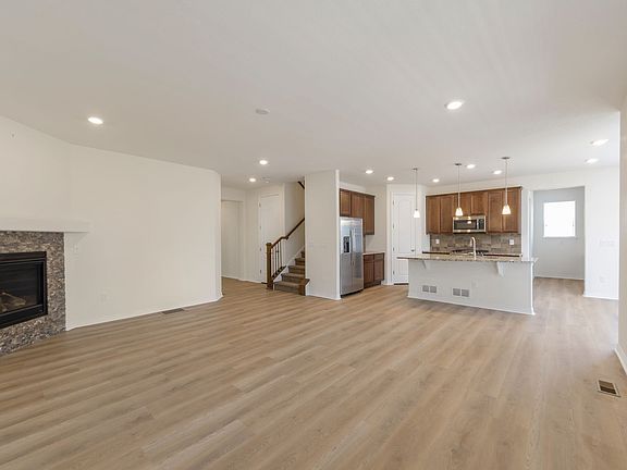 4th image of 14776 Oslo Ave