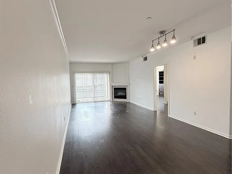 3401 S Bentley Ave #203 — Photo 14