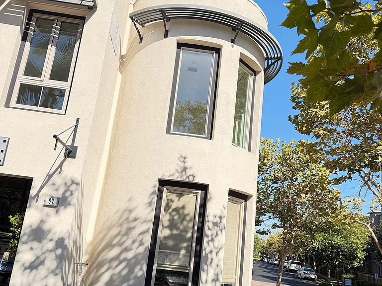 Vantis Dr — Photo 26