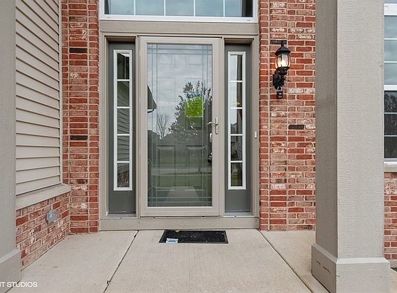 5th image of 2448 Woodside Dr
