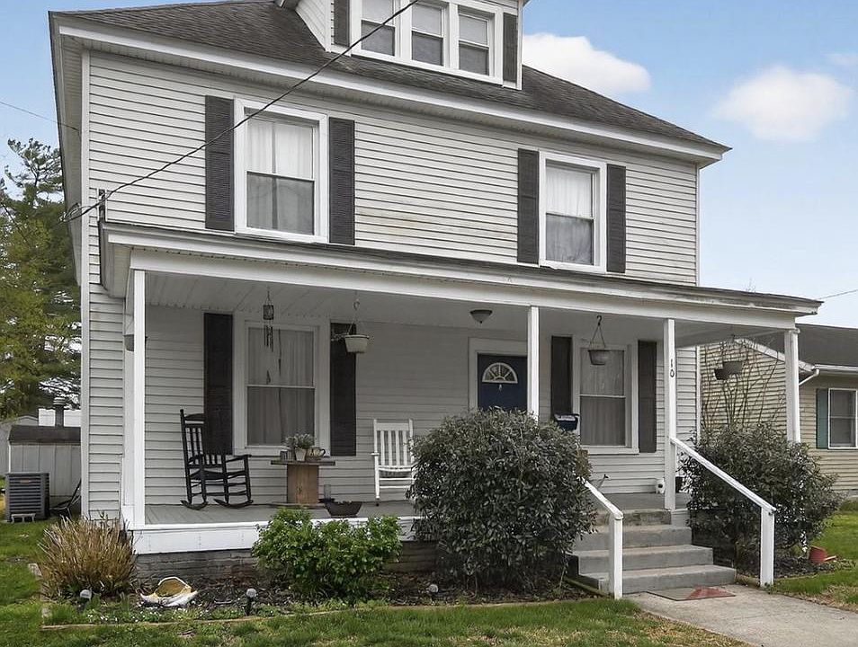 1st image of 10 E Pine St