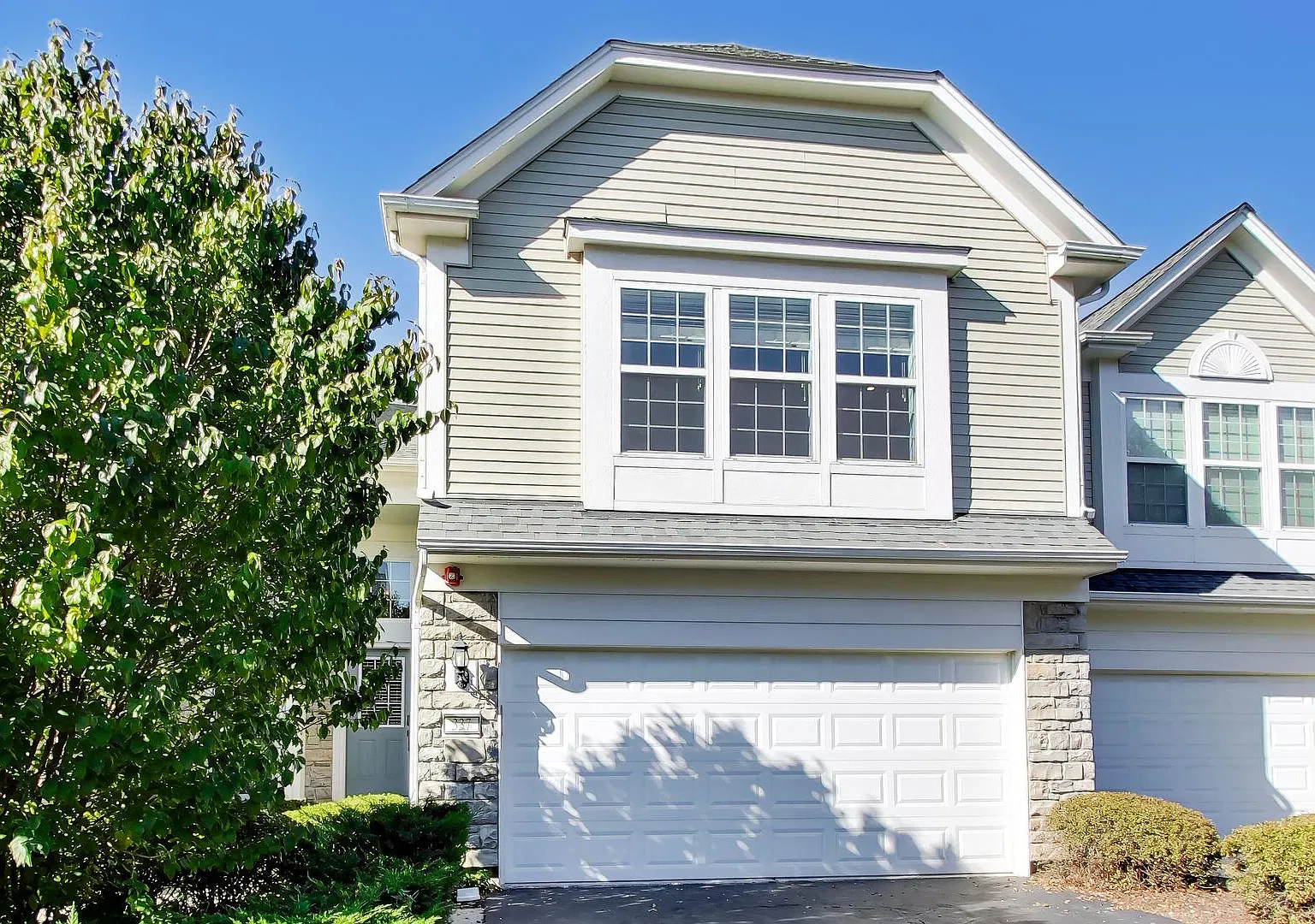 3 bed, 2.5 bath, 1500 sqft, $2,750 — Photo 1