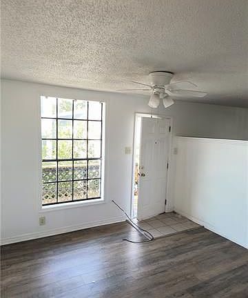 4th image of 7517 Benjamin St #6