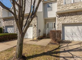 4 Sandhill Ct, Jamesburg, NJ 08831