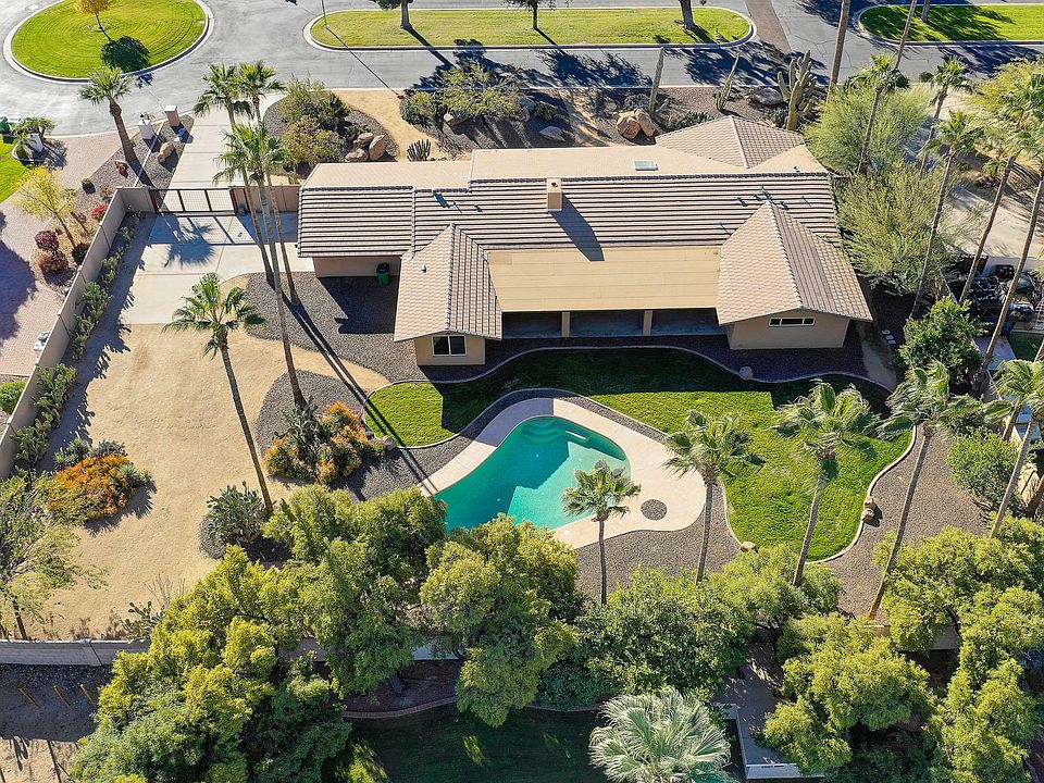 1st image of 260 E Cercado Ln