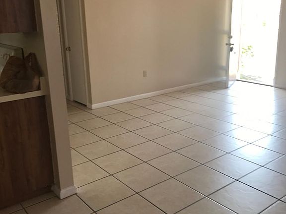 4th image of 1403 Crystal Ct #A