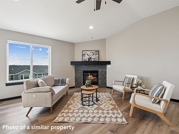 2nd image of 1767 Glen Rock Dr