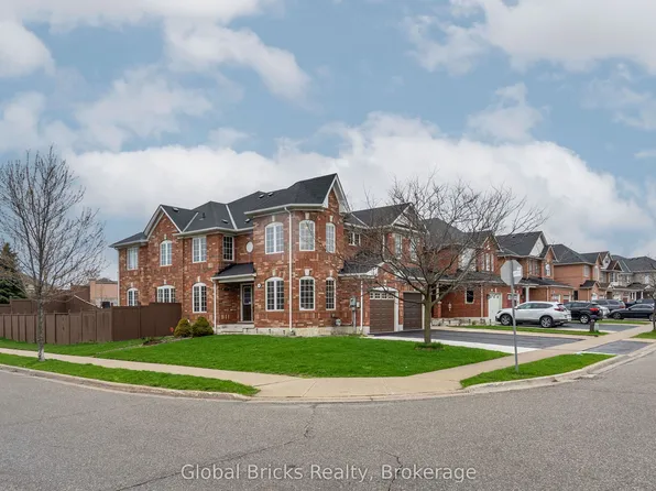 60 Dwyer Dr, Brampton, ON L6S 6L2