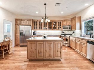 27376 Pinewood Dr, Lake Arrowhead, CA 92352