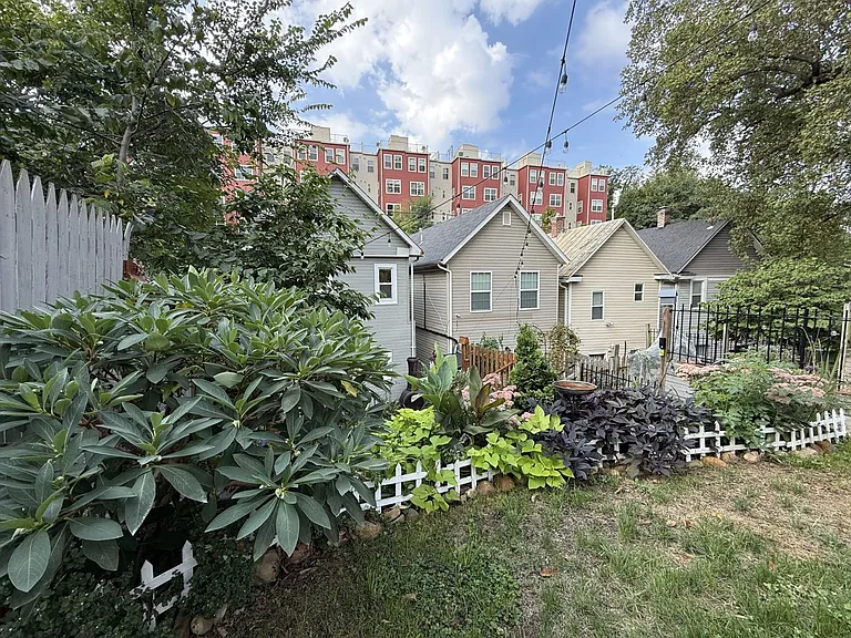 1328 Morris Rd SE — Photo 43