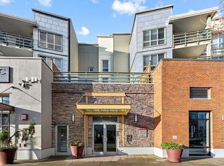 15735 Croydon Dr #219, Surrey, BC