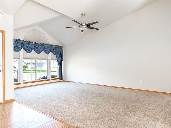 4th image of 1886 Kapalua Ave