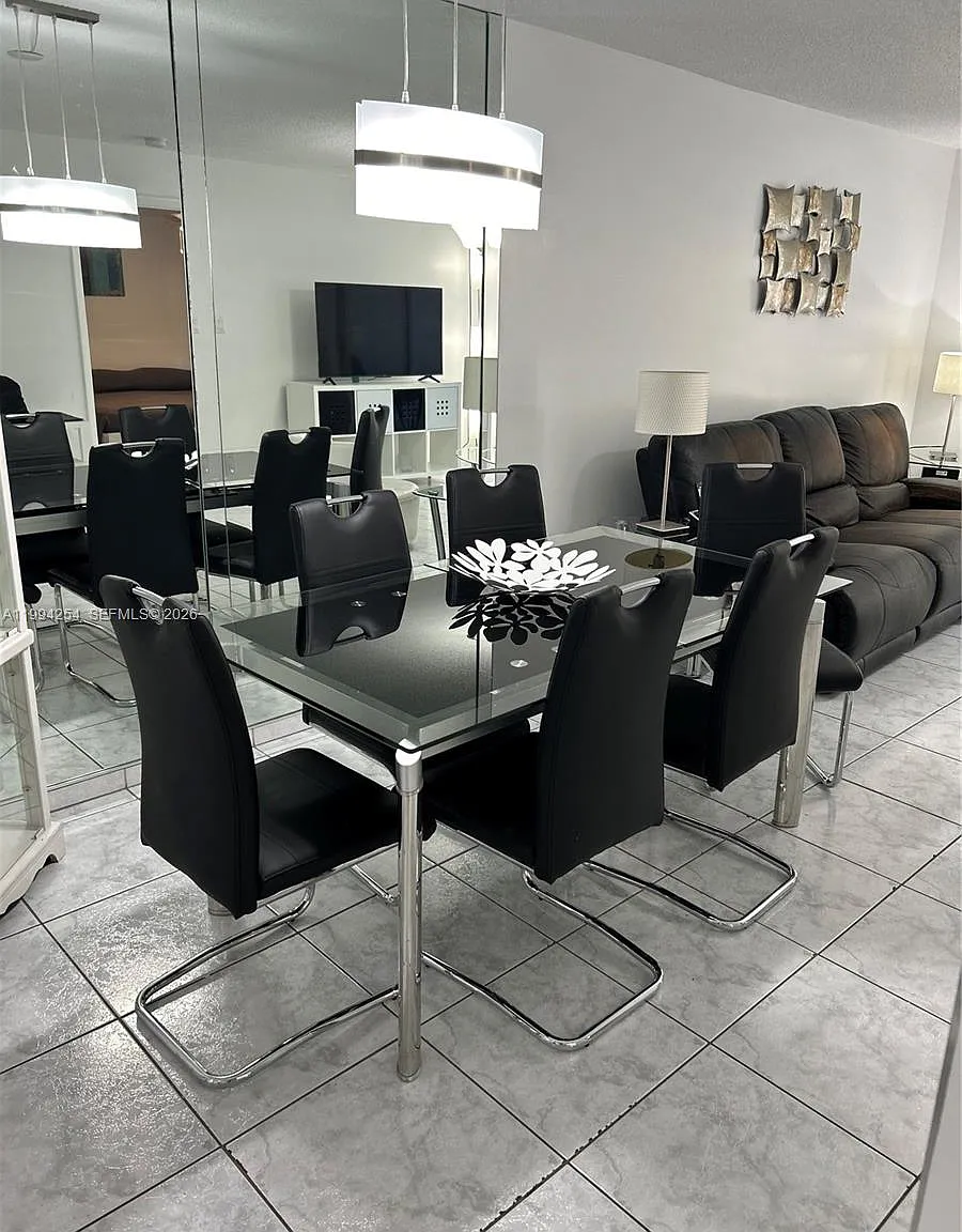 Le Frontenac Condo — Photo 3