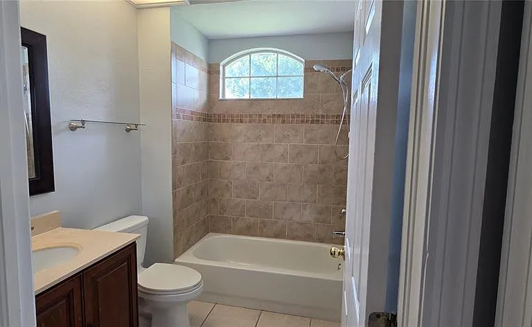 1305 Lakehurst Way — Photo 8