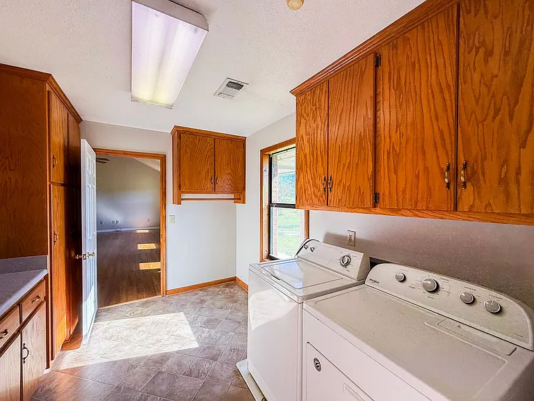 2241 Highway 25 S — Photo 8