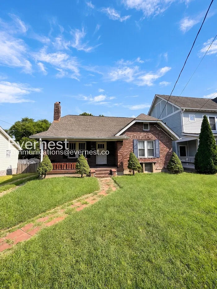 4 bed, 2.5 bath, 2128 sqft, $2,845 — Photo 2