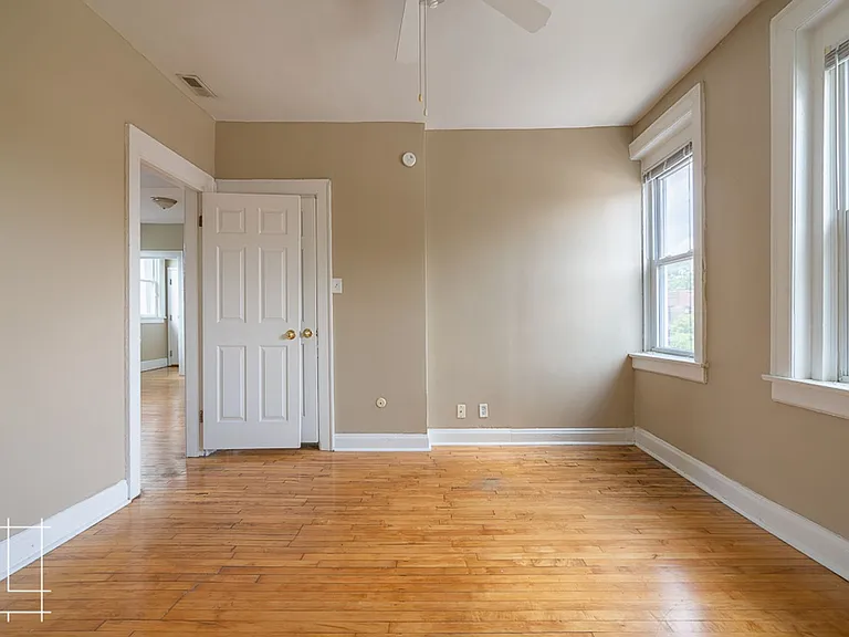 2487 Summit St #2491 — Photo 20
