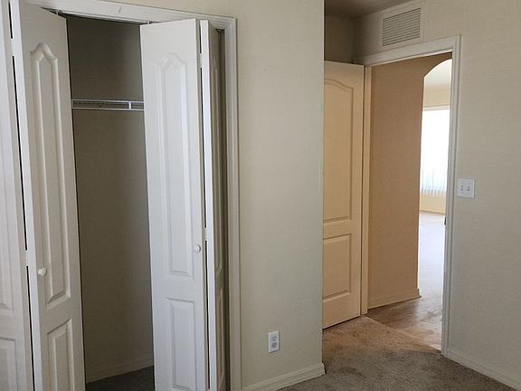 5th image of 2121 NE 8th Pl