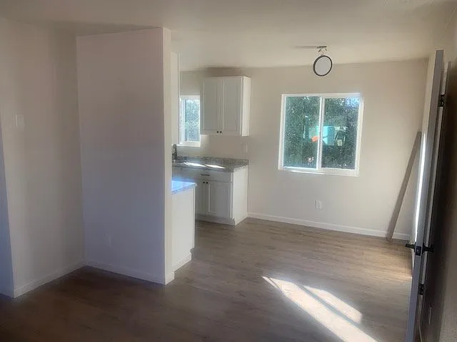 180 Channel Way — Photo 8