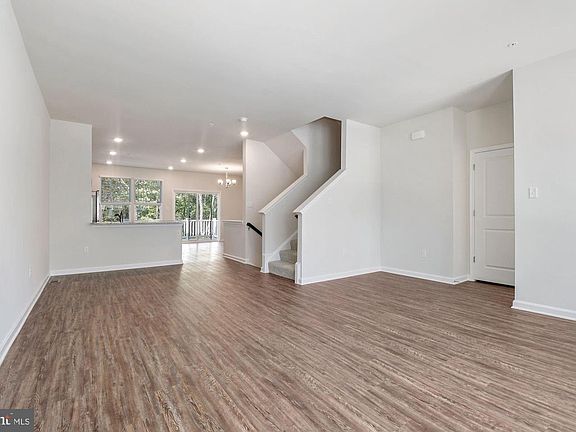 4th image of 7985 Patterson Way
