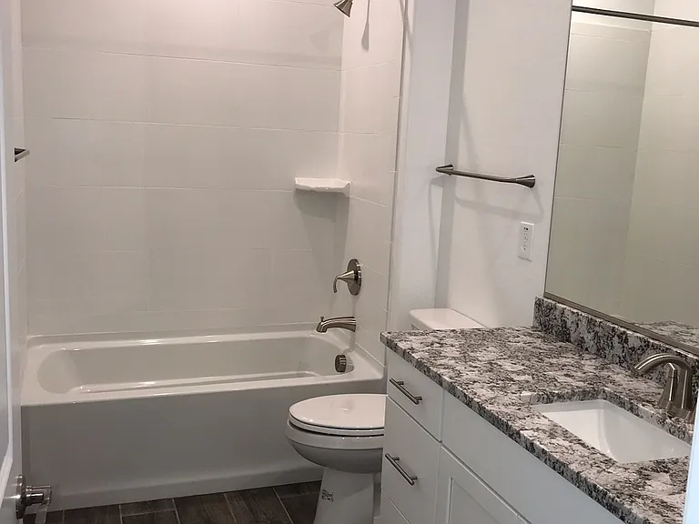 19740 W Madison St — Photo 10