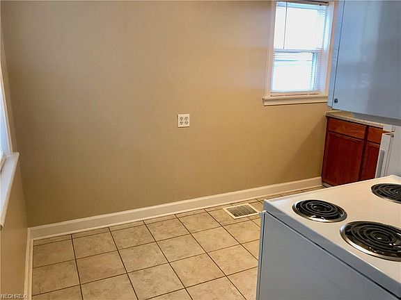 4th image of 839 Washington Ave