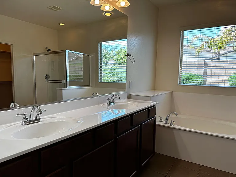 18618 W Mountain View Rd — Photo 15
