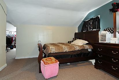 5th image of 835 Gillette Ave