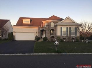 2 Fenwick Ln, Barnegat, NJ 08005