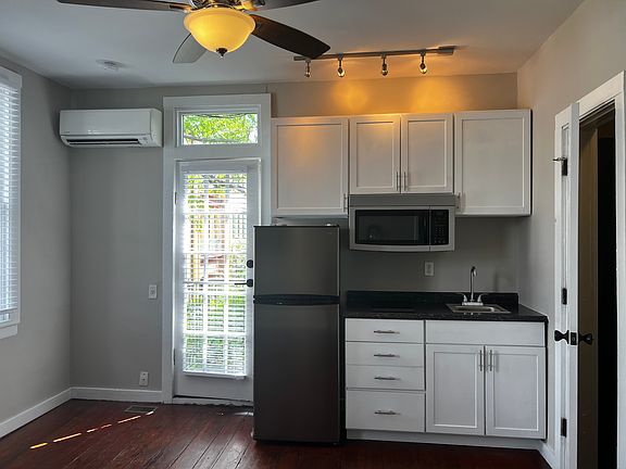 4th image of 33 1/2 Cannon St #306