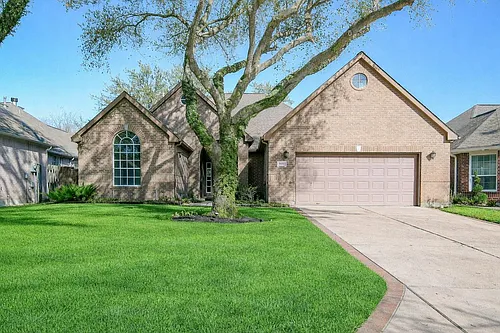 4111 Clubhollow Photo 1