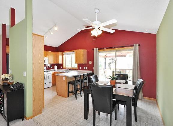 4th image of 4898 190th St W