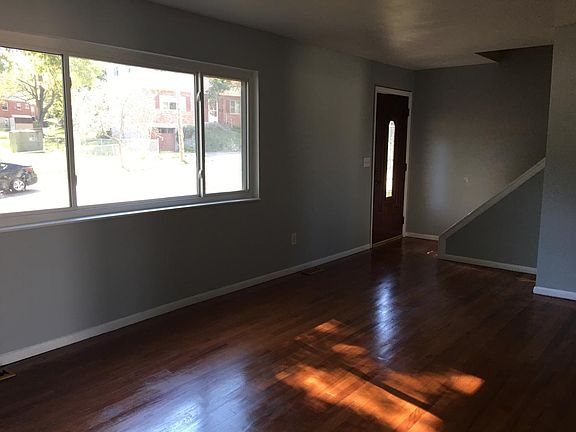 3rd image of 5606 Foxglove Ln