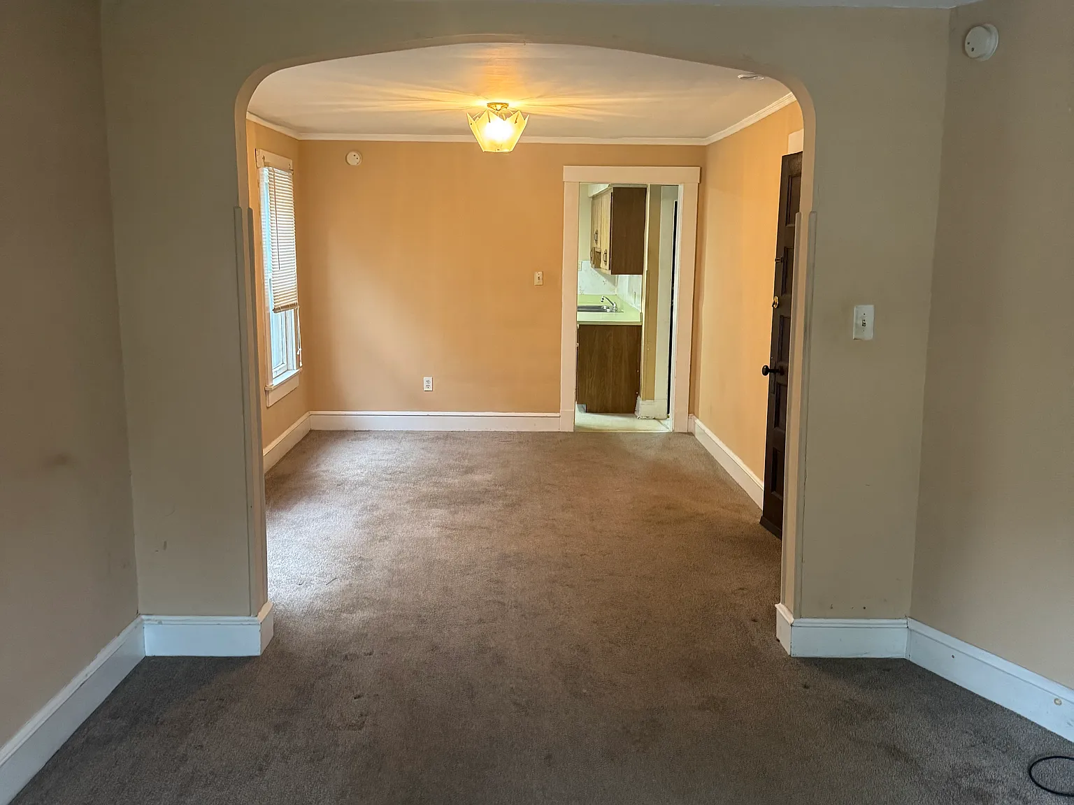3 bed, 1000 sqft, $1,550 — Photo 2