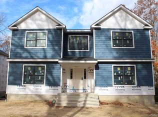 758 Connecticut View Dr, Oyster Bay, NY 11771